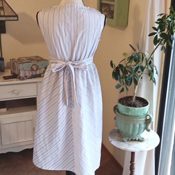 💐Host Pick💐Motherhood Maternity Cream Striped Dress - Picture 5 of 11